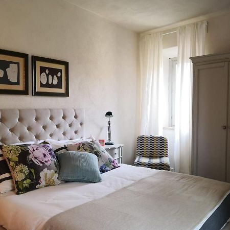 Il Borgo Villa Capolona Exteriör bild